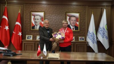 Ordu Büyükşehir Belediye Başkanı Dr. Mehmet Hilmi Güler, Şampiyon Halterciyi